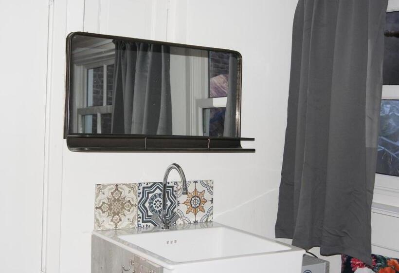 Standard room with outdoor bath, De Zevenster Gevestigd Aan De Winkelstraat