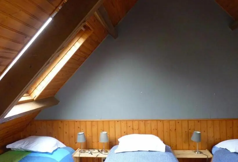 バスルーム共同エコノミー4人部屋, Gite Des Confitures à Lanvéoc Crozon