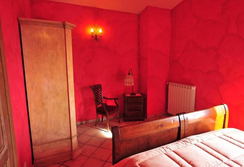 庭の見えるスタンダードトリプルルーム, Poggio Dei Cavalieri