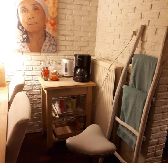 اتاق لوکس, Voorhuis