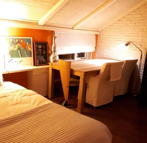 اتاق لوکس, Voorhuis