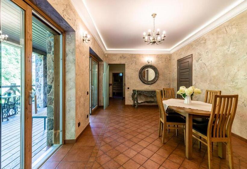 سوییت جونیور, Boutique Hotel Bersas