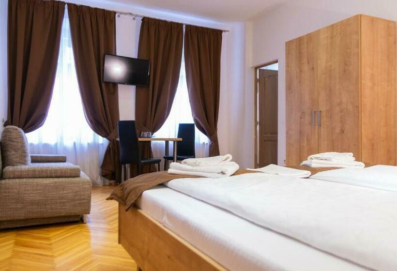 اتاق لوکس با تخت بزرگ, 4rooms Central Sibiu