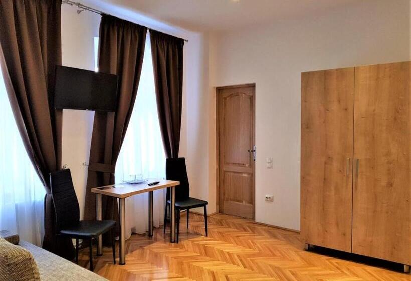 اتاق لوکس با تخت بزرگ, 4rooms Central Sibiu