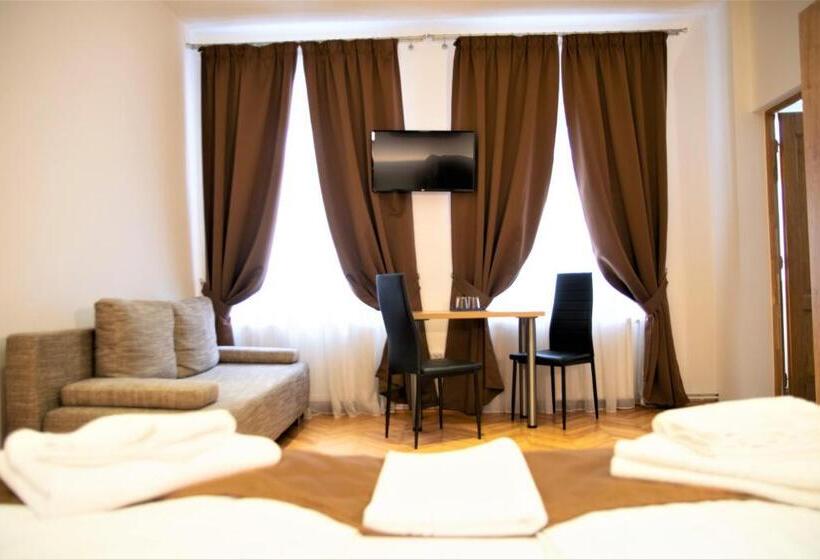 اتاق لوکس با تخت بزرگ, 4rooms Central Sibiu