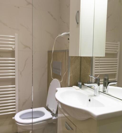 اتاق سوپریور با تخت بزرگ, 4rooms Central Sibiu