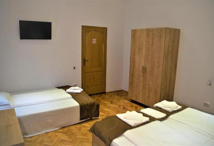 اتاق سوپریور با تخت بزرگ, 4rooms Central Sibiu