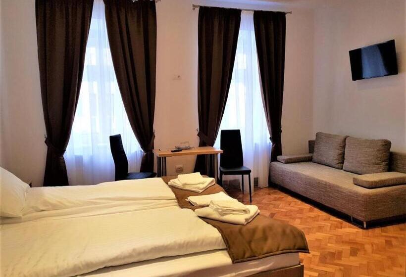 اتاق سوپریور با تخت بزرگ, 4rooms Central Sibiu