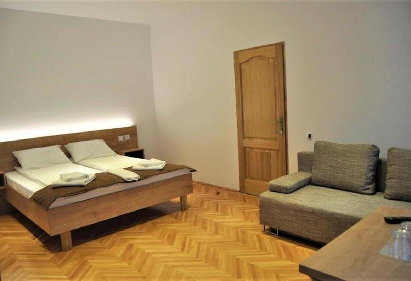 اتاق لوکس با تخت بزرگ, 4rooms Central Sibiu