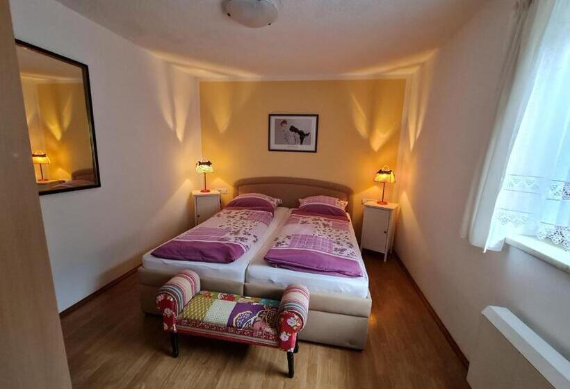 스탠다드 룸 산 전망, Camping Gasthof Zirknitzer