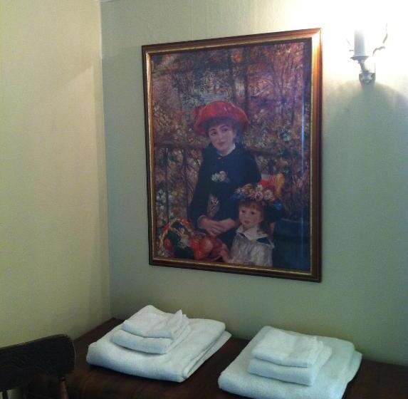 디럭스 룸, Sir Edgar House B&b