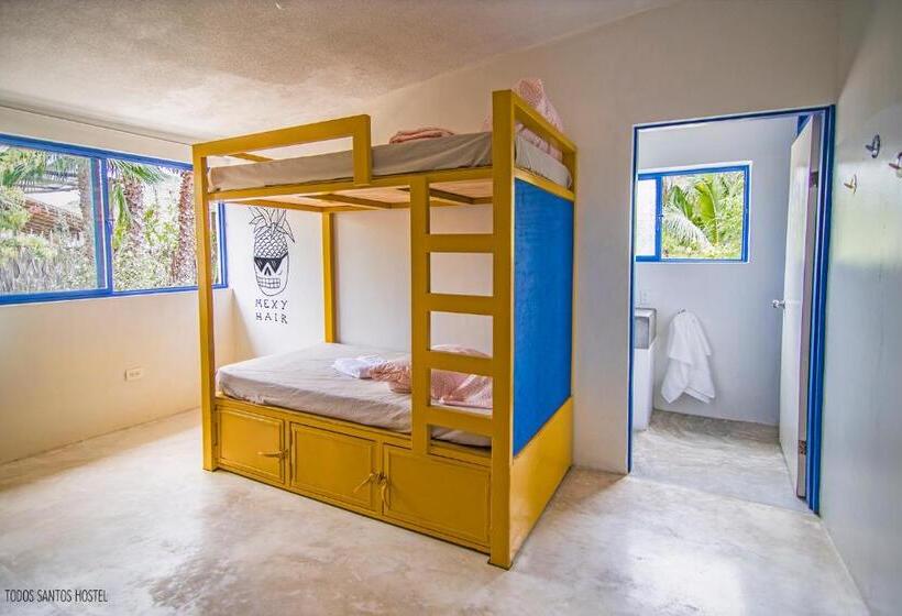 ルームシェアのワンベッド, Todos Santos Hostel Super Fast And Stable Satellite Wifi