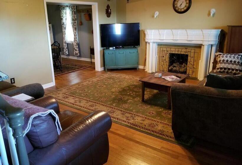 침실 4개 주택, Awesome Flat Top Farmhouse