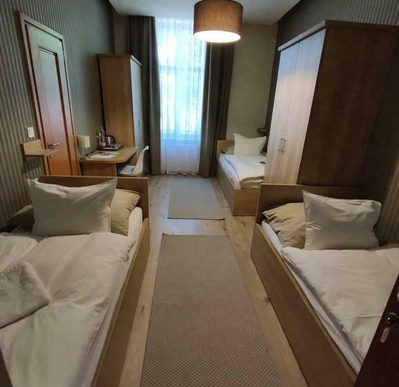 חדר סטנדרט לשלושה, Deák Panzió