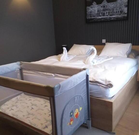 חדר דלוקס, Deák Panzió