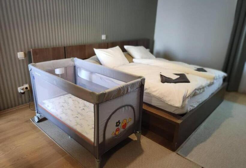 חדר דלוקס, Deák Panzió