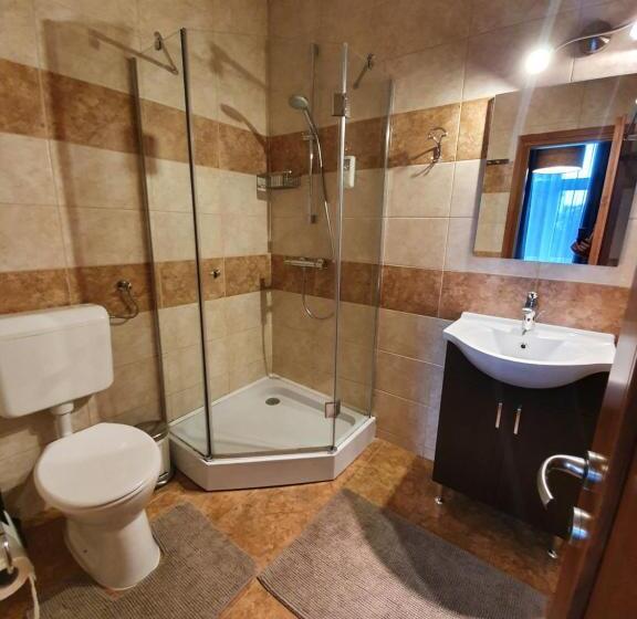 חדר דלוקס, Deák Panzió