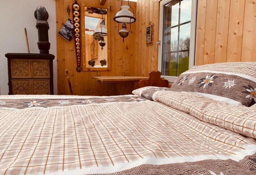 منزل غرفة نوم واحدة, Hof Dietrich