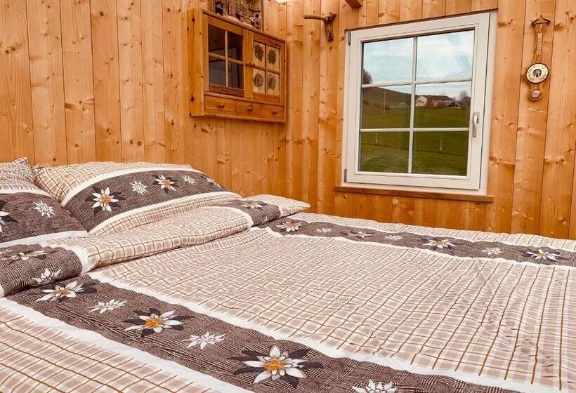 منزل غرفة نوم واحدة, Hof Dietrich