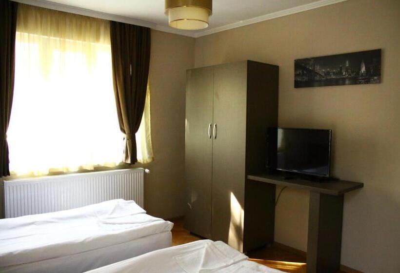 חדר דלוקס, Guest House Central