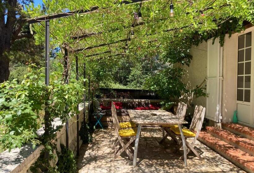 חדר דלוקס, Le Chêne Et L Eau