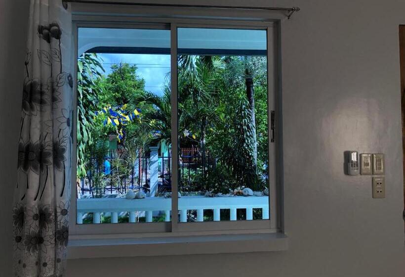 استودیوی استاندارد, Genna S Tourist Inn Santa Fe