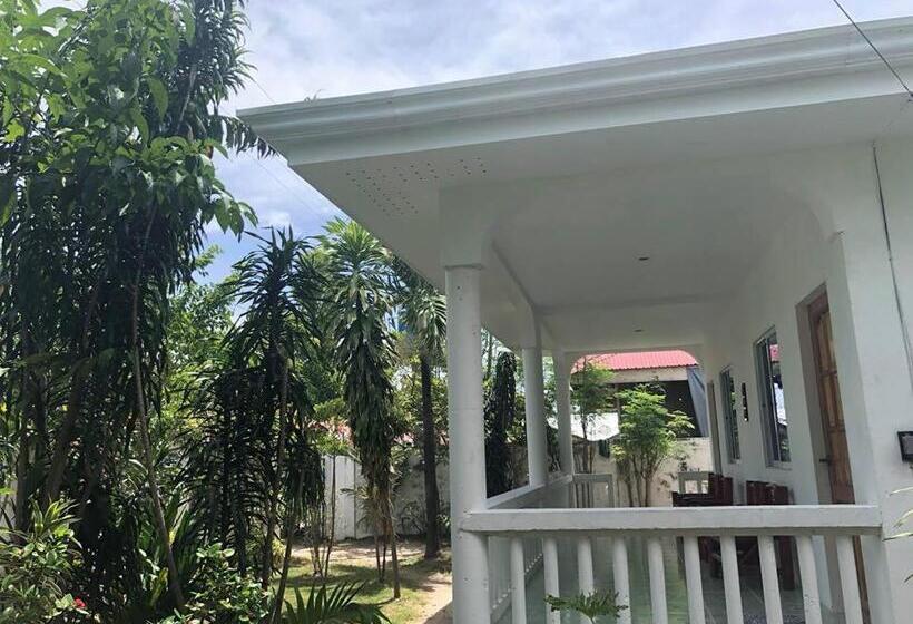 استودیوی استاندارد, Genna S Tourist Inn Santa Fe