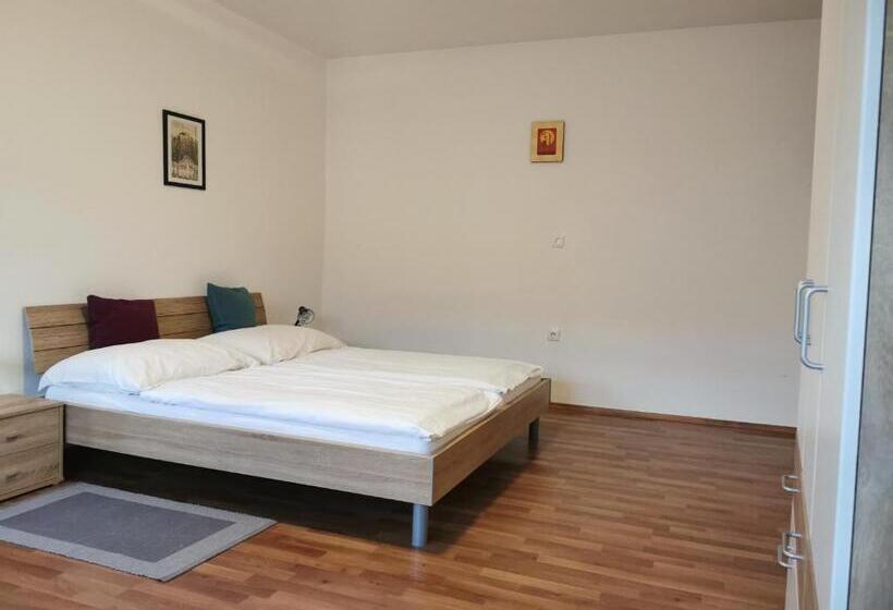 家庭间, Goldene Krone