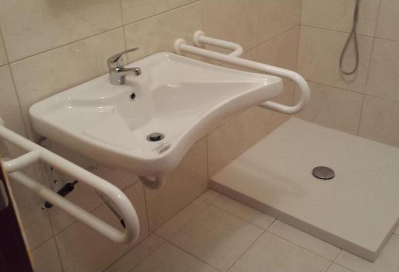 اتاق استاندارد برای معلولان, Hospedaria D. Fernando