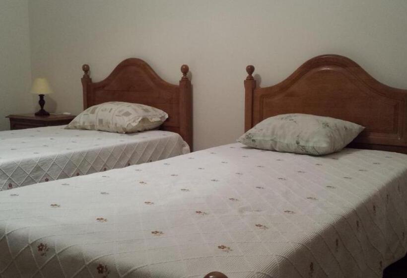 اتاق استاندارد با سرویس بهداشتی مشترک, Hospedaria D. Fernando