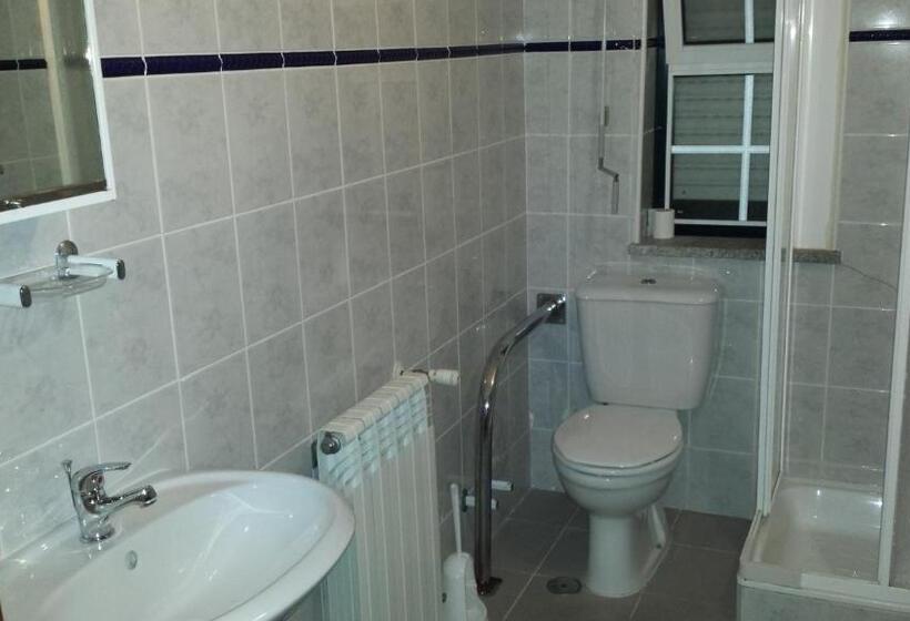 اتاق استاندارد با سرویس بهداشتی مشترک, Hospedaria D. Fernando