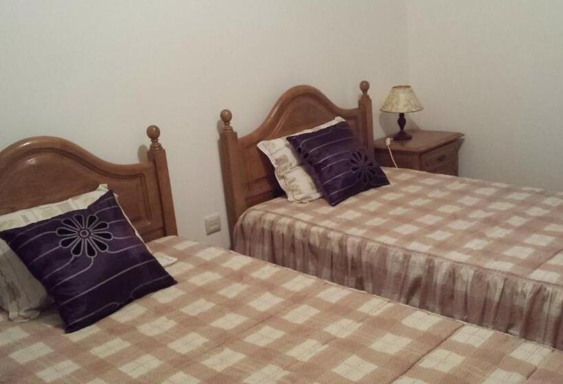 اتاق استاندارد با سرویس بهداشتی مشترک, Hospedaria D. Fernando