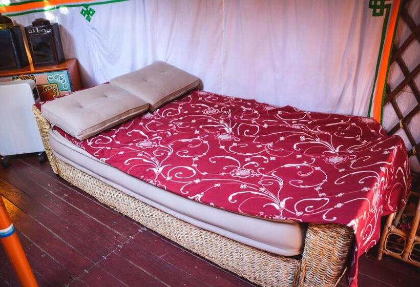 Standard Tent, La Yourte De Nîmes, Spa , Jacuzzi Chalet Logement Insolite