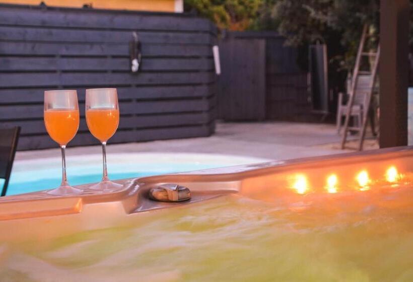 Standard Tent, La Yourte De Nîmes, Spa , Jacuzzi Chalet Logement Insolite