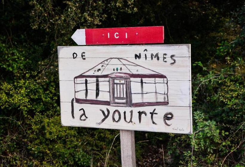 Standard Tent, La Yourte De Nîmes, Spa , Jacuzzi Chalet Logement Insolite