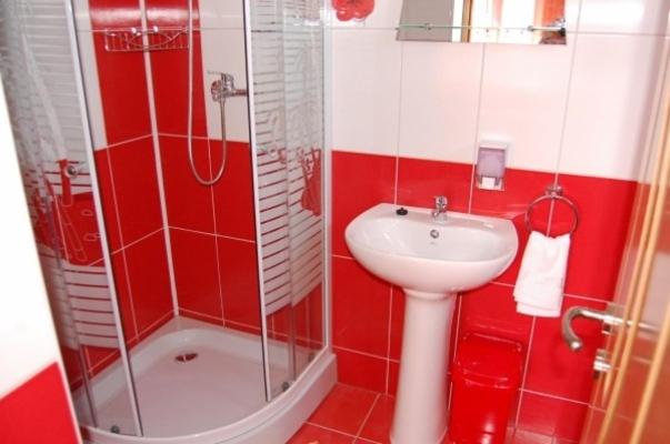 חדר בסיסי, Onalisa