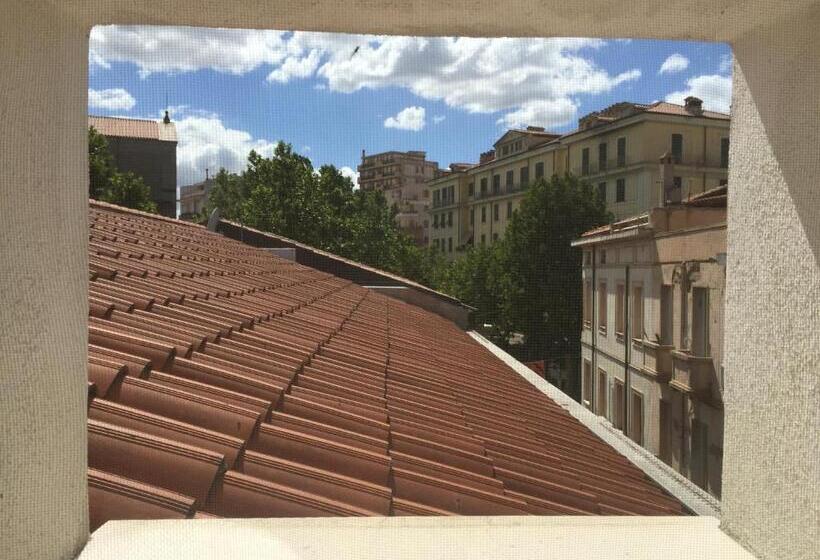 חדר משפחתי, Graffiti In Barbagia