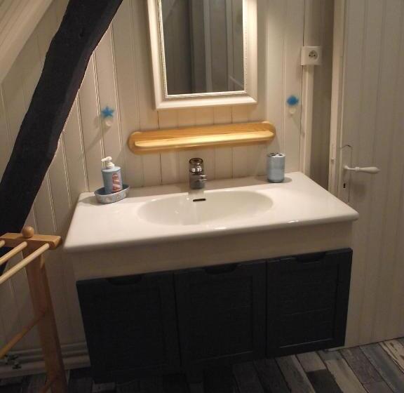 חדר משפחתי נוף לגינה, Les Portes Des Froises