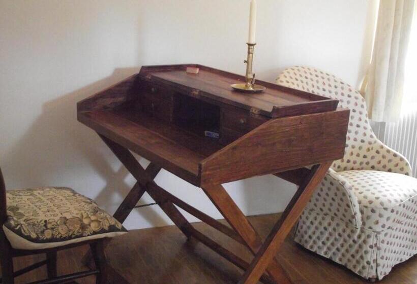 סוויטה משפחתית, Les Portes Des Froises