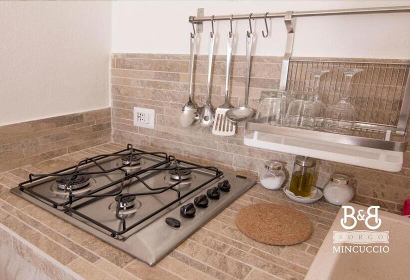 اتاق سوپریور با تخت بزرگ, Borgo Mincuccio