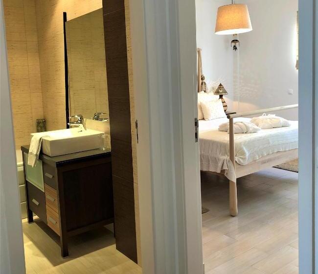 Standard room with outdoor bath, Cali Deluxe Holidays, Sesimbra