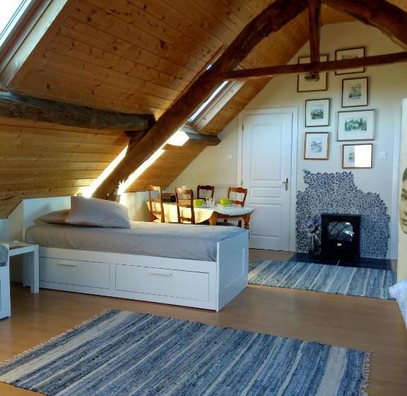 חדר משפחתי, Le Petit Papillon