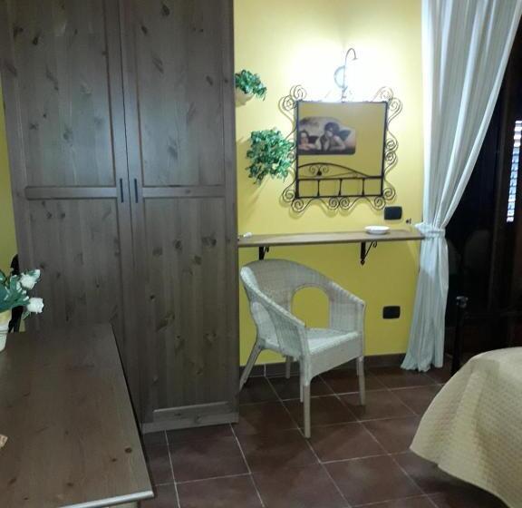 غرفة قياسية ثلاثية, Le Tre Caravelle