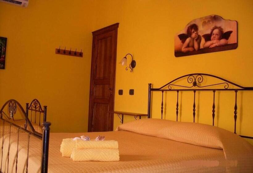 غرفة قياسية ثلاثية, Le Tre Caravelle