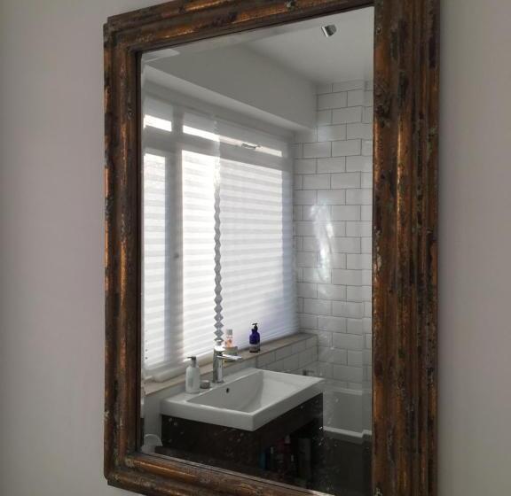 带共用浴室的标准房间, Private Luxury Retreat