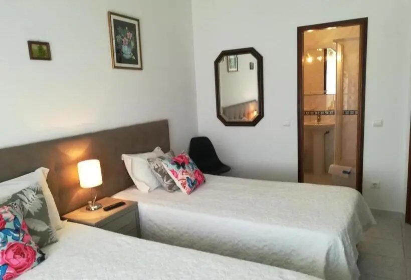 اتاق استاندارد سه نفره, Hospedaria Sãozinha
