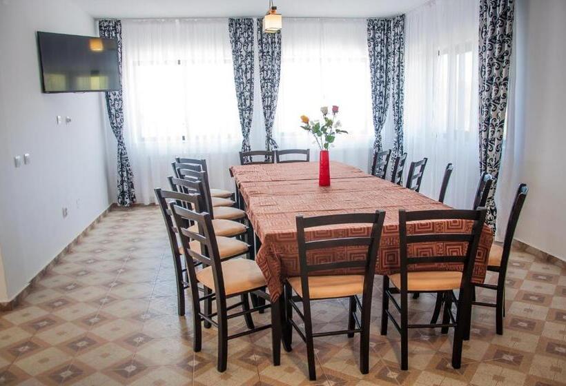 Дом 1 Спальня, Pensiunea Drumul Voievozilor