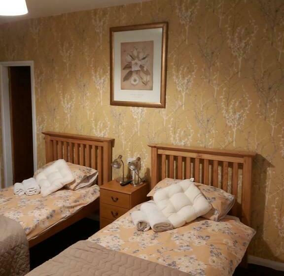 ベーシックルーム, The White Swan