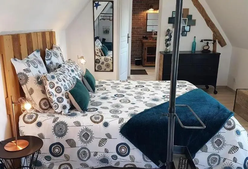 プールビュースタンダードルーム, Le Clos Des Etoiles B&b