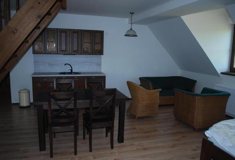 إستوديو ديلوكس, Statek Pod Lípou